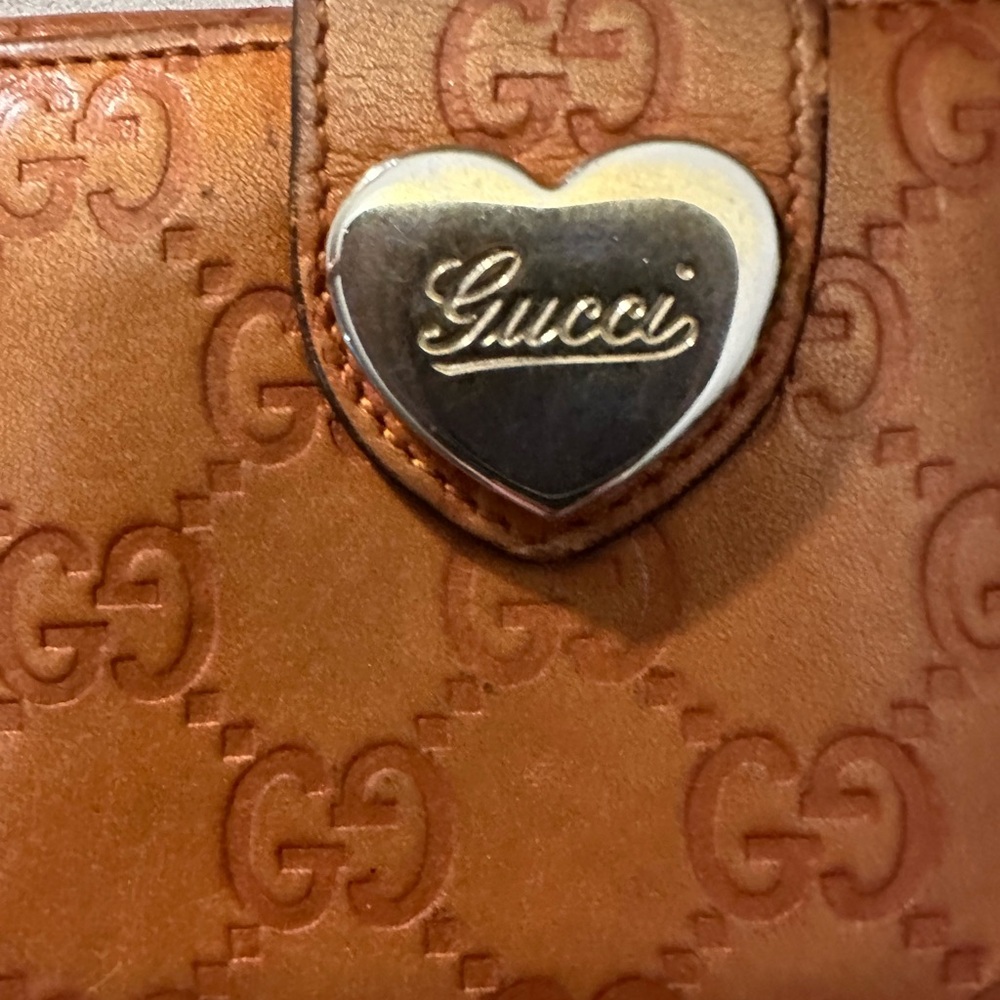 Gucci Orange Leather Heart Accent Wallet - Picture 7 of 7